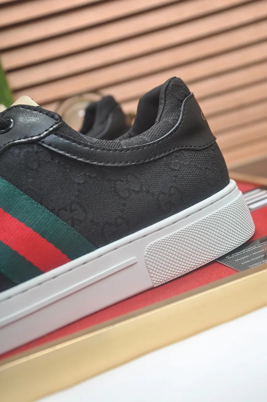 Men's men's shoes💰440💶[GUCCI] official website 1:1 men's sports shoes are now on the market. They are made of original fabric + water-dyed sheepskin lining, plus the official website original 1:1 comfortable outsole. Fashionable and versatile, super comfortable and breathable. Standard shoe size 38/45 (custom-made size 45 is non-refundable)